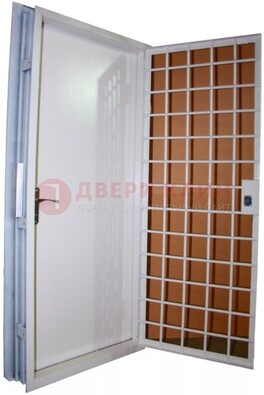 Белая стальная бронированная дверь с нитроэмалью ДБ-7 в Наро-Фоминске
