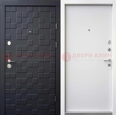 Темная входная дверь с белой МДФ внутри ДМ-222 в Наро-Фоминске