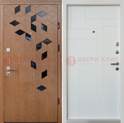 Коричневая металлическая дверь МДФ внутри белого цвета ДМ-256 в Наро-Фоминске