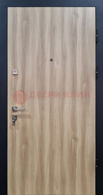 Светлая металлическая дверь с МДФ ДМ-340 в Наро-Фоминске
