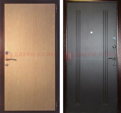 Одностворчатая железная дверь с панелями МДФ ДМ-342 в Всеволожске