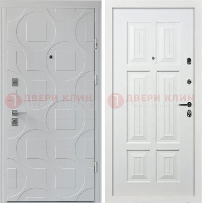 Белая стальная дверь в квартиру с панелями МДФ ДМ-494 в Оренбурге