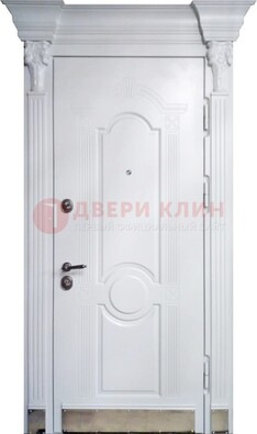 Белая металлическая дверь с массивом дуба для дома ДМД-59 в Наро-Фоминске