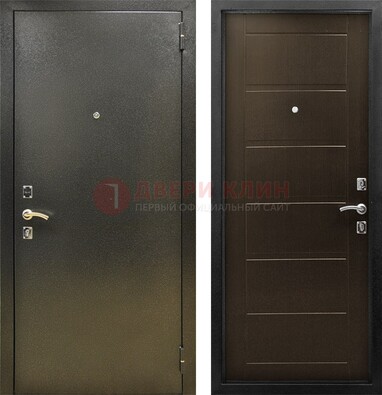 Темная металлическая дверь с порошковым напылением ДП-105 в Костроме