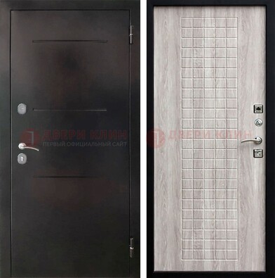 Черная железная дверь с порошковым покрытием и филенчатой МДФ ДП-221 в Наро-Фоминске