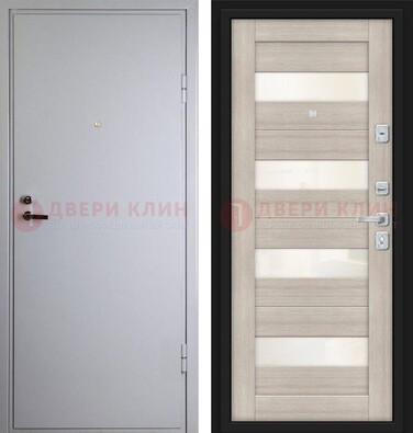 Белая железная дверь с порошковым напылением и стеклом ДП-308 в Наро-Фоминске