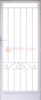 Белая стальная решетчатая дверь с волютами ДР-30 в Наро-Фоминске