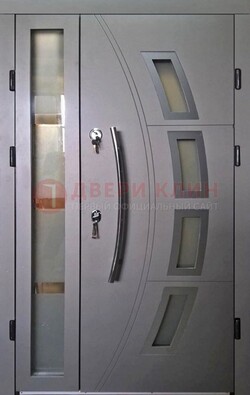 Серая железная дверь для дома со стеклом ДС-17 в Наро-Фоминске