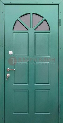 Зеленая стальная дверь со стеклом для дома ДС-28 в Наро-Фоминске