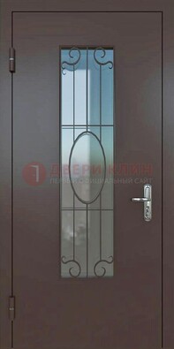 Коричневая наружная железная дверь со стеклом и ковкой ДСК-100 в Наро-Фоминске