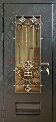 Одностворчатая железная дверь со стеклом и ковкой для дома ДСК-101 в Мурманске