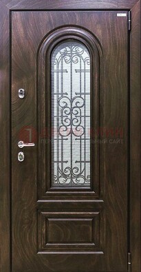 Темная филенчатая железная дверь со стеклом и ковкой ДСК-102 в Мурманске