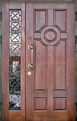 Распашная входная дверь со стеклом и ковкой ДСК-116 в Наро-Фоминске