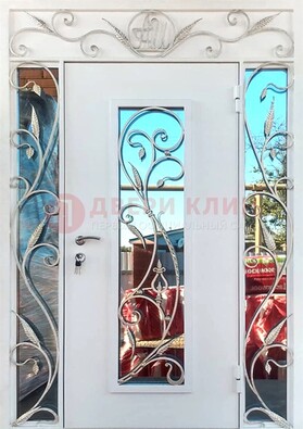 Белая входная дверь порошок со стеклом и ковкой ДСК-165 в Наро-Фоминске
