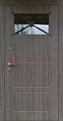 Уличная дверь со стеклом и ковкой вверху ДСК-190 в Голицино