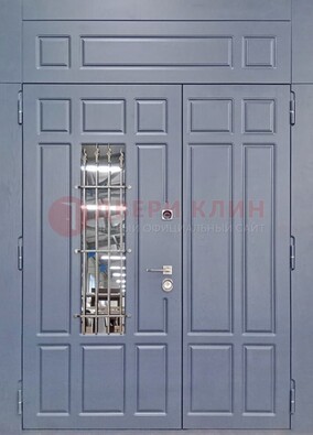 Серая двухстворчатая дверь Винорит со стеклом и ковкой ДСК-234 RAL 7024 в Наро-Фоминске