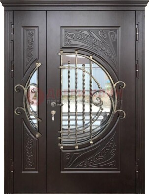 Темная стальная дверь Винорит стекло и ковка для коттеджа ДСК-273 в Пензе