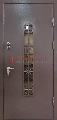 Металлическая дверь Порошок с небольшим стеклом и ковкой ДСК-282 в Наро-Фоминске