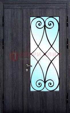 Стальная дверь со стеклом и ковкой ДСК-69 в деревянный дом в Самаре