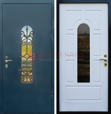 Входная дверь Дверь со стеклом и ковкой ДСК-71 для кирпичного дома в Наро-Фоминске