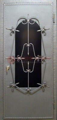 Железная дверь со стеклом и ковкой ДСК-74 для каркасного дома в Мурманске