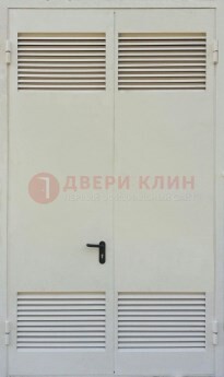 Белая металлическая противопожарная дверь с вентиляционной решеткой ДТ-6 