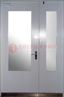 Белая  тамбурная дверь со стеклянными вставками ДТМ-18 в Наро-Фоминске