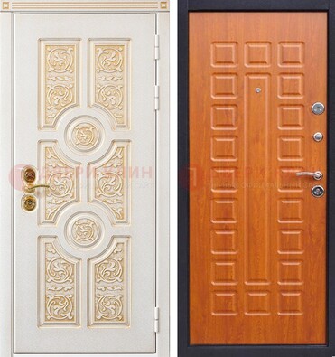 Белая железная дверь с виноритом ДВТ-230 в Пскове