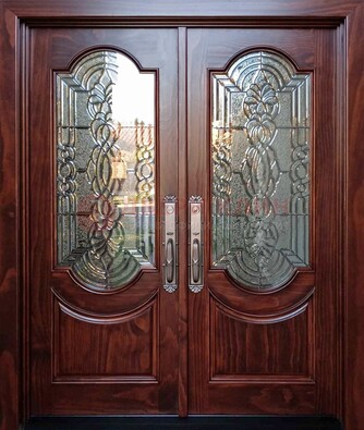 Классическая железная дверь с массивом дуба для входа ВЖ-23 в Наро-Фоминске