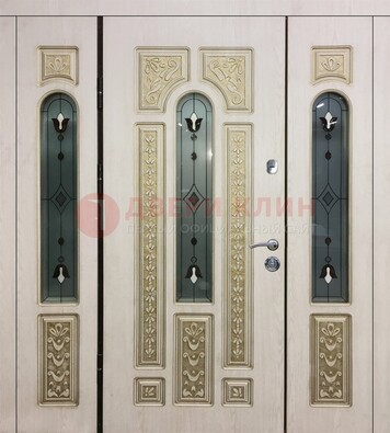 Светлая железная дверь с МДФ и витражом ВЖ-34 в Сургуте